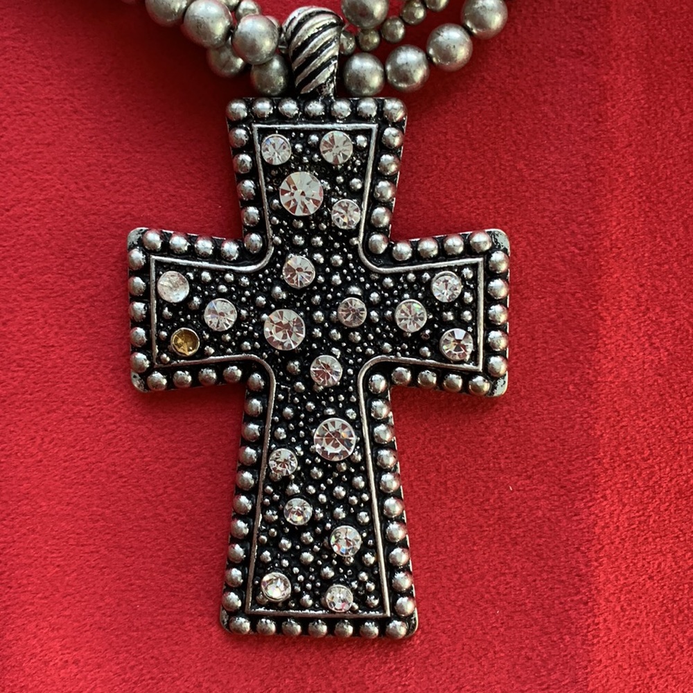 Women’s silver necklace with rhinestones. - Picture 2 of 6